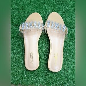 Mata Women Sandals Size 6